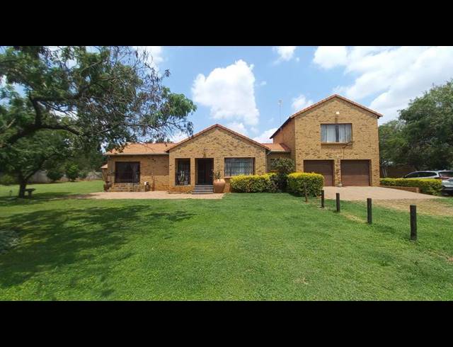 FARM FOR SALE IN KAMEELDRIFT EAST